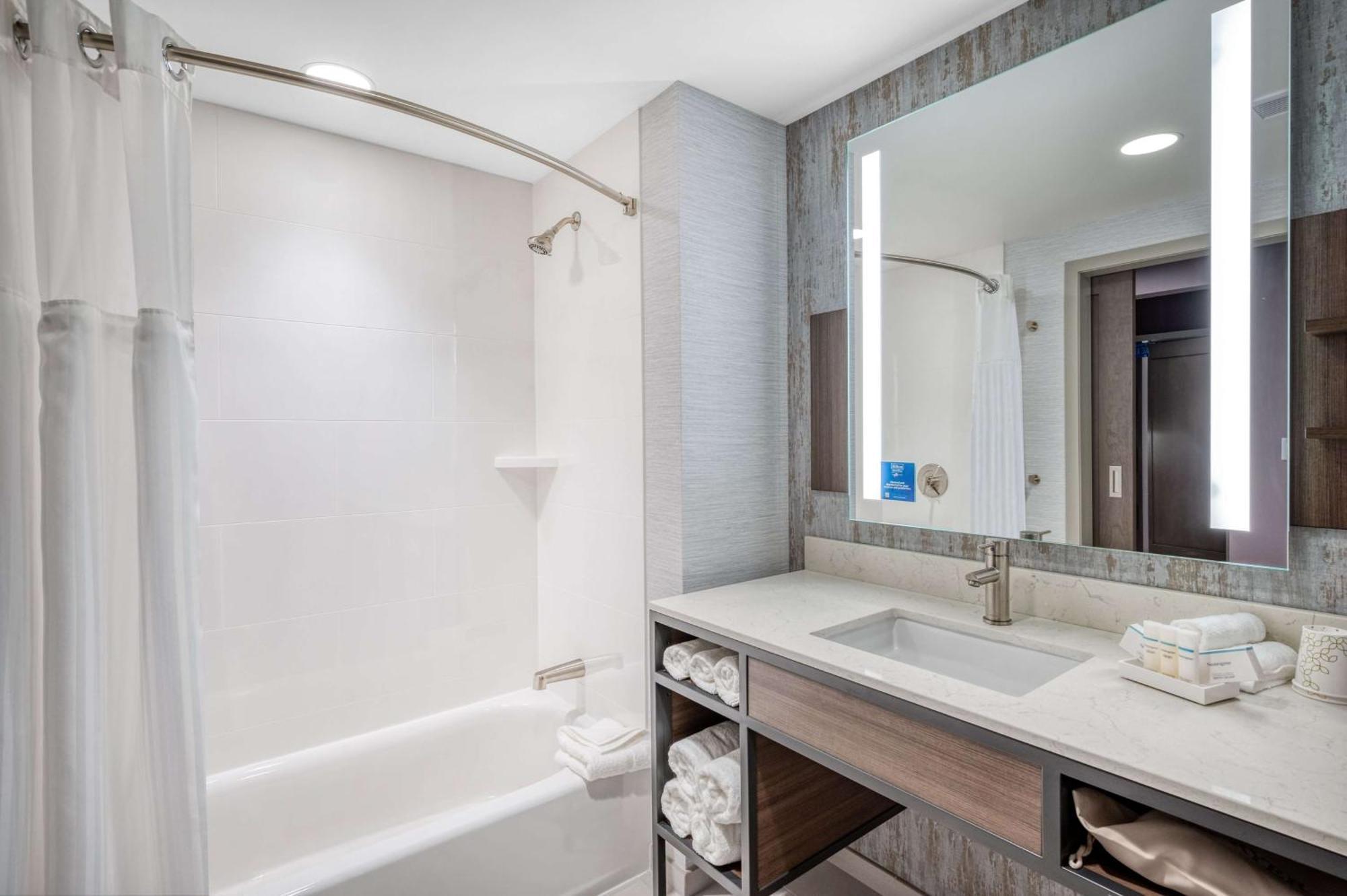 Hilton Garden Inn Boston Logan Airport Zewnętrze zdjęcie